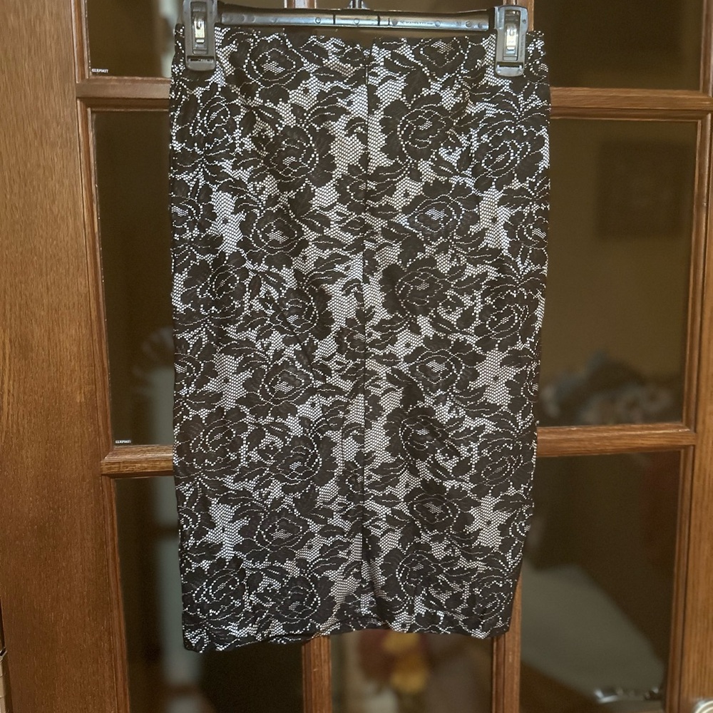 AKIRA Chicago Red Label Black and White Pencil Skirt Knee-Length Cocktail - Picture 2 of 4